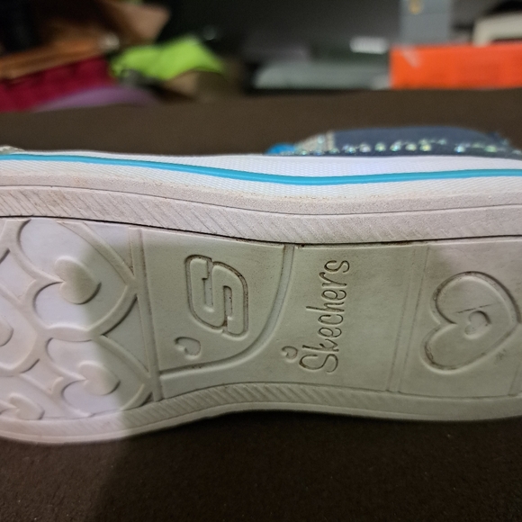 Skechers Girls Light Up Shoes - Picture 10 of 11